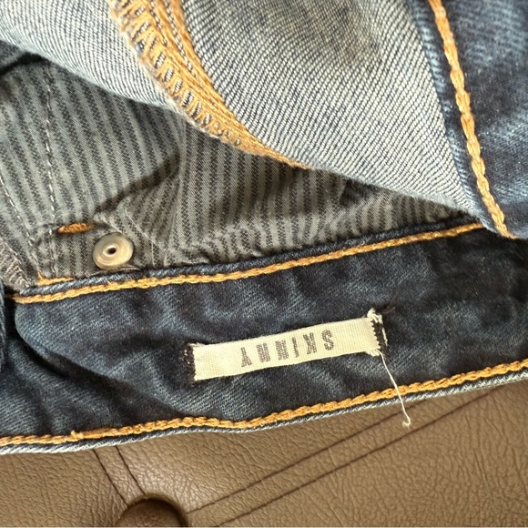 Bullhead Dark Wash Distressed Skinny Jeans - Picture 11 of 11